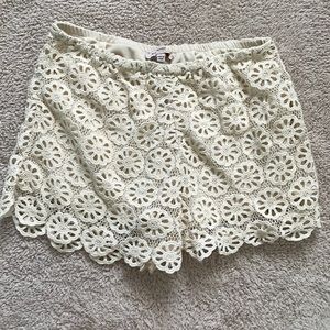Blu-Pepper lined lace shorts